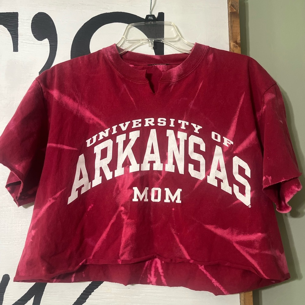 Zay Arkansas Mom Red Tie-Dye Crop Top
